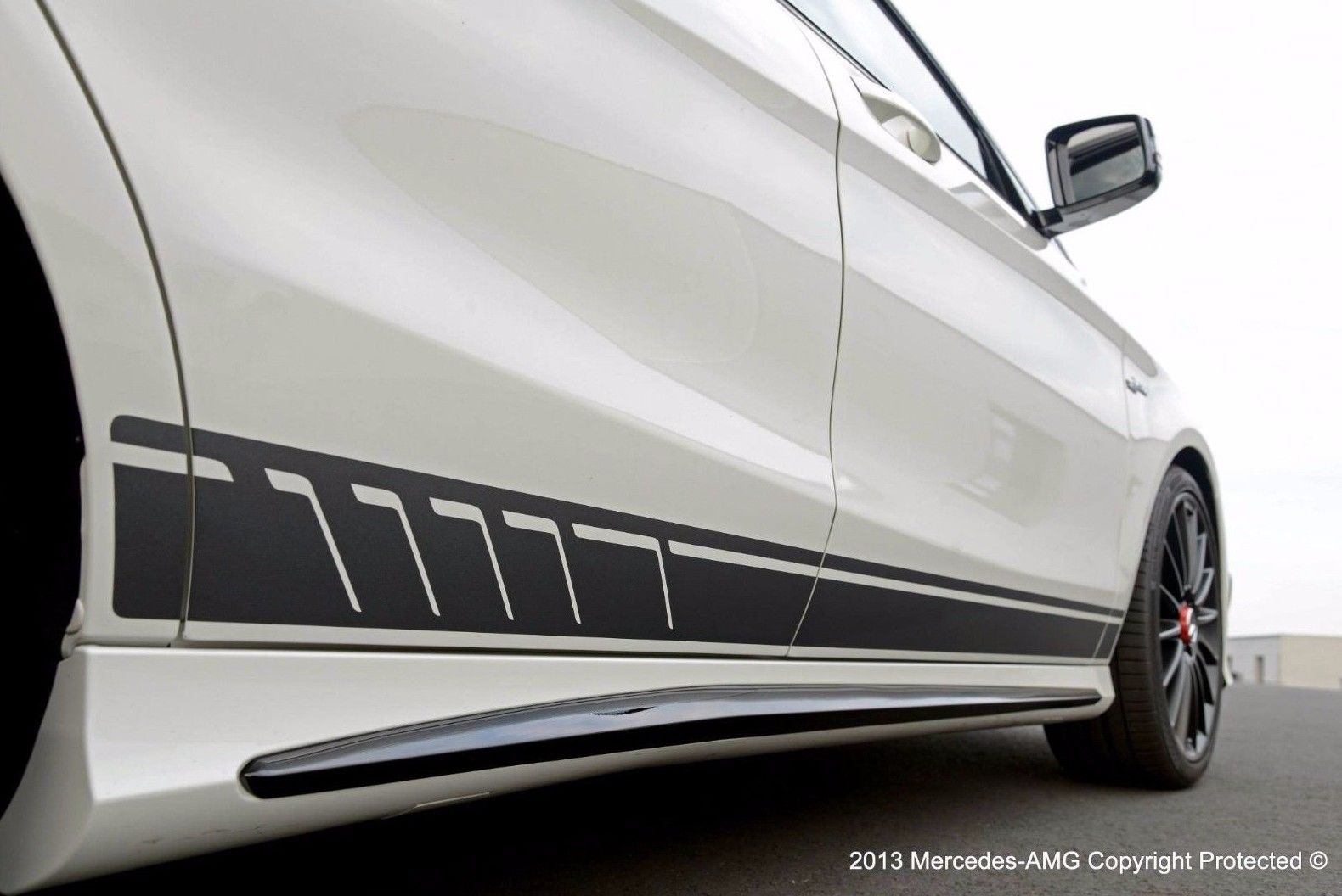 Accent Outline Stripes Side Vinyl Decal Sticker for Mercedes-Benz CLA-Class