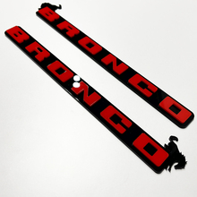 Bronco Fender Front Grille Badges Tailgate Emblem 3D Badge Black vs Red
 3