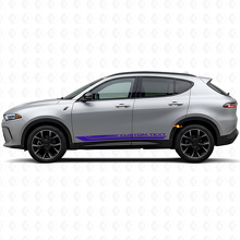 Autocollant vinyle pour bas de caisse à rayures courbes à damier pour Dodge Hornet 2023+ 2